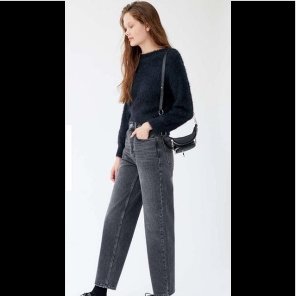 Urban Outfitters Elsa Fuzzy Sweater - Picture 5 of 9